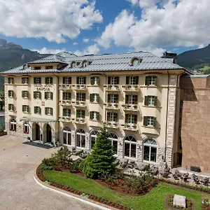 Отель Grand Savoia Cortina D'ampezzo, A Radisson Collection
