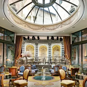 Отель Chateau Monfort - Relais & Chateaux